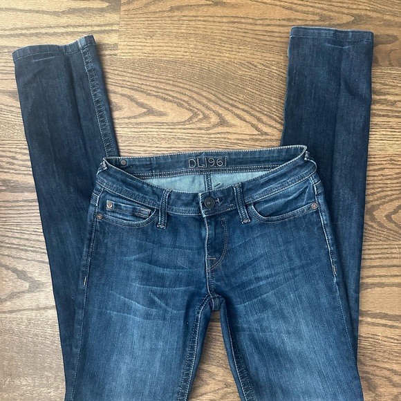DL1961 “Kate” Women's Dark Blue Skinny Jeans - Picture 1 of 3